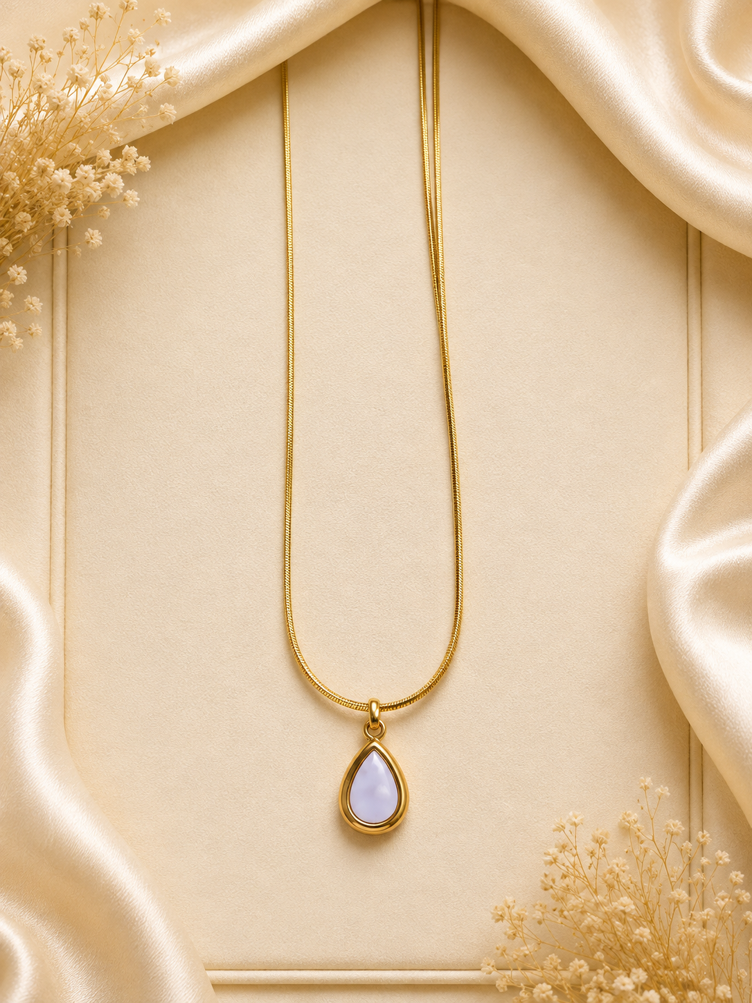 Elegant Teardrop Pendant Necklace